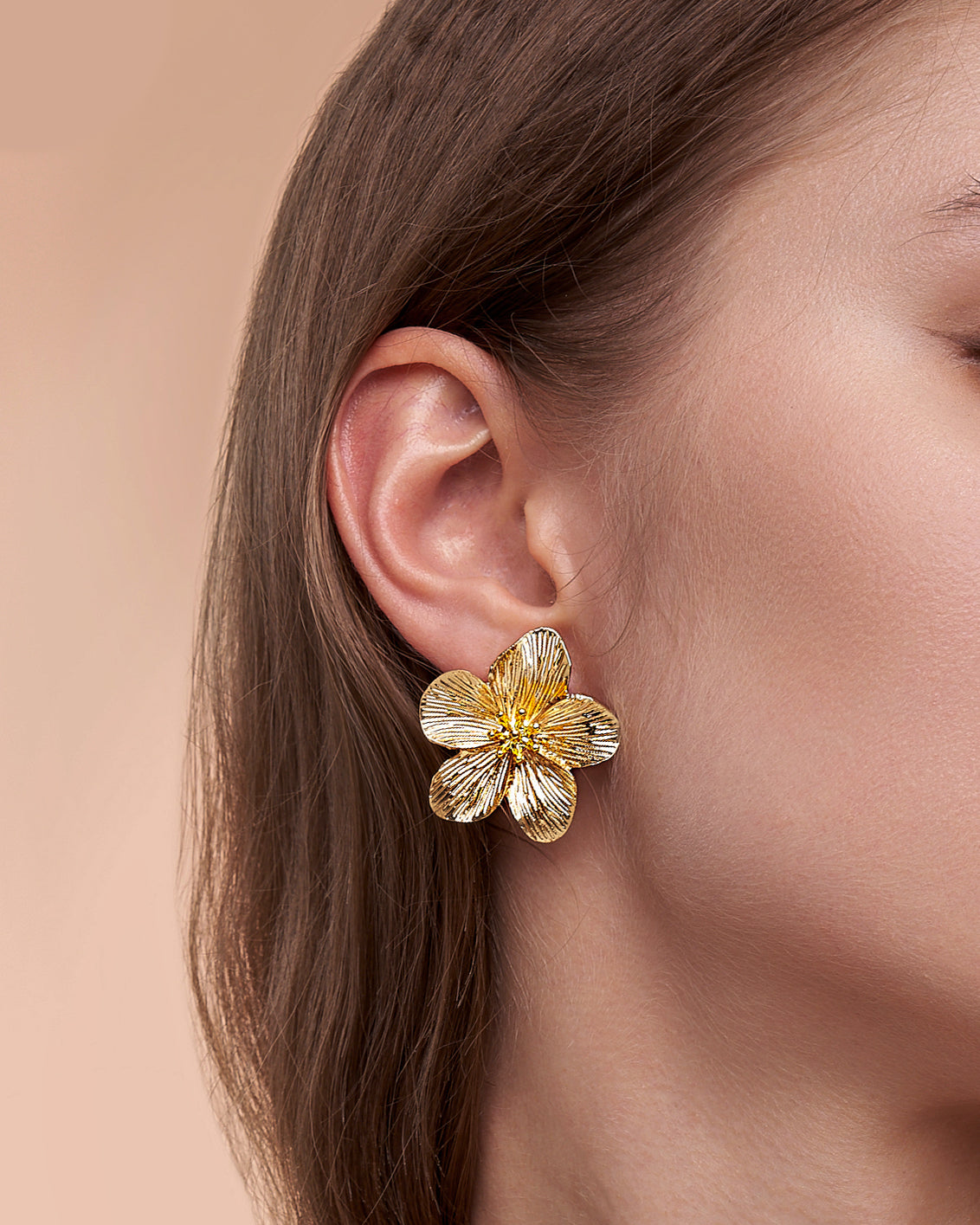 Blooming Floral Earrings In Gold Tone