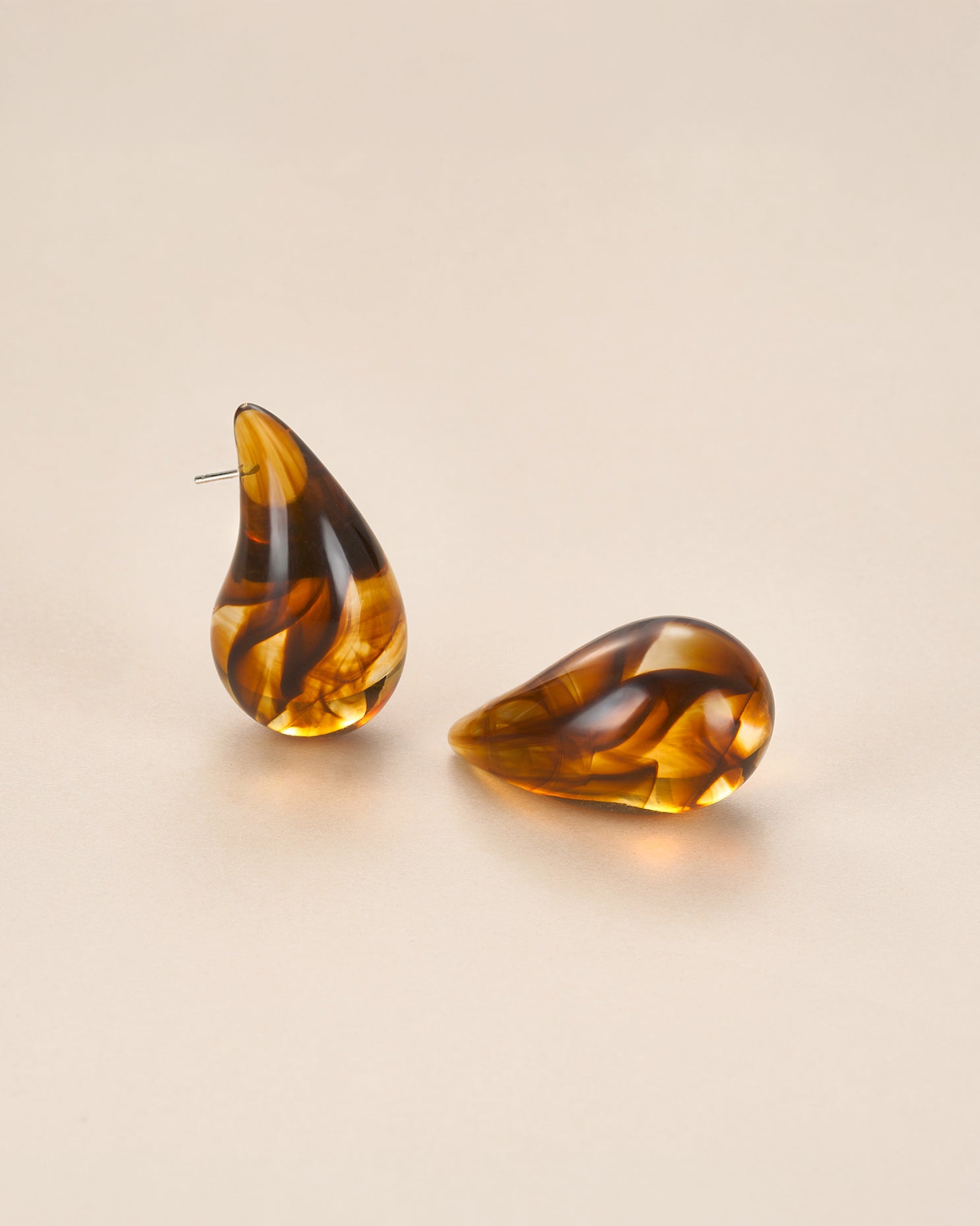 Brown Resin Swirl Teardrop Stud Earrings