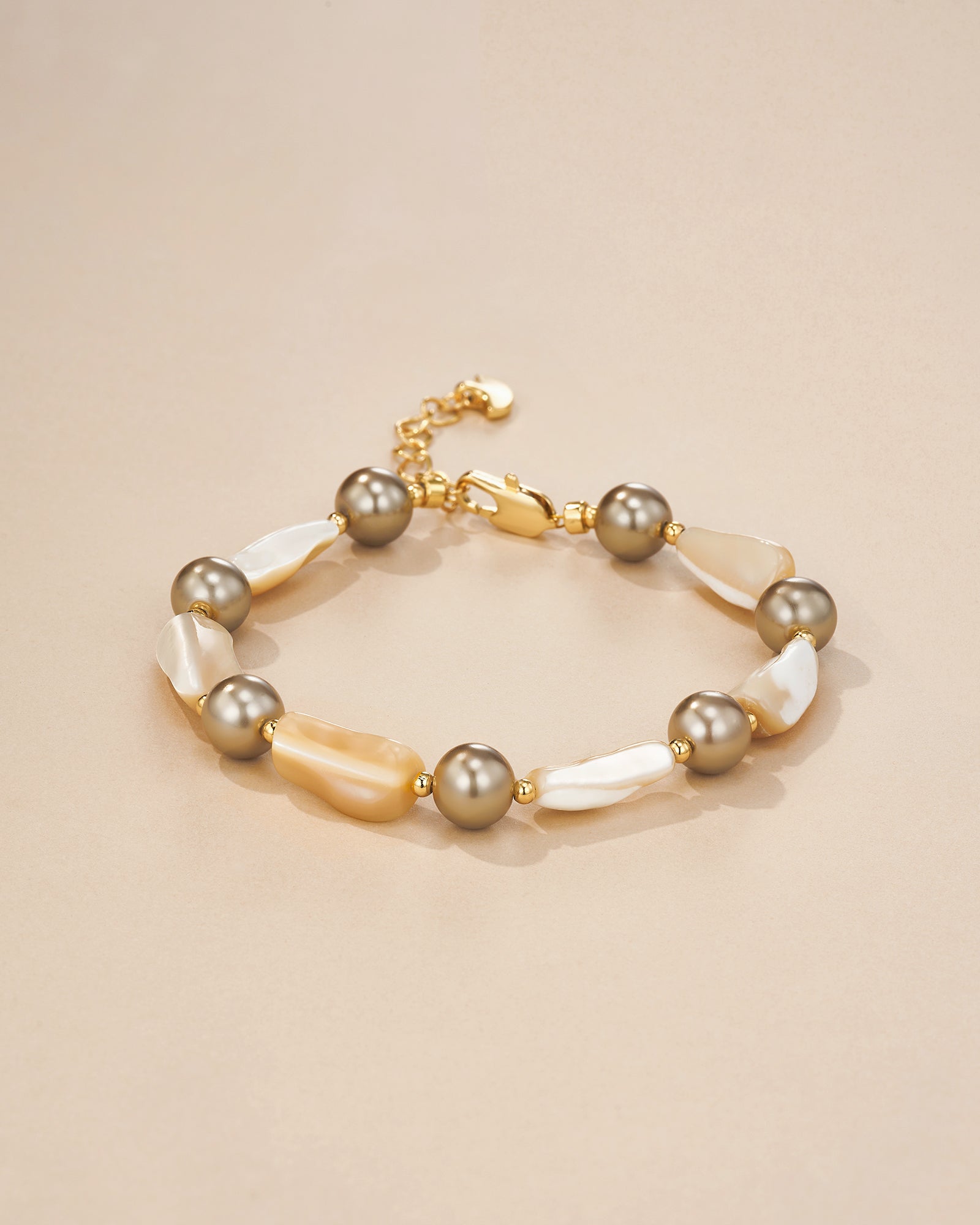 Baroque Pearl Style Beaded Bracelet In Gold Cream Tone
