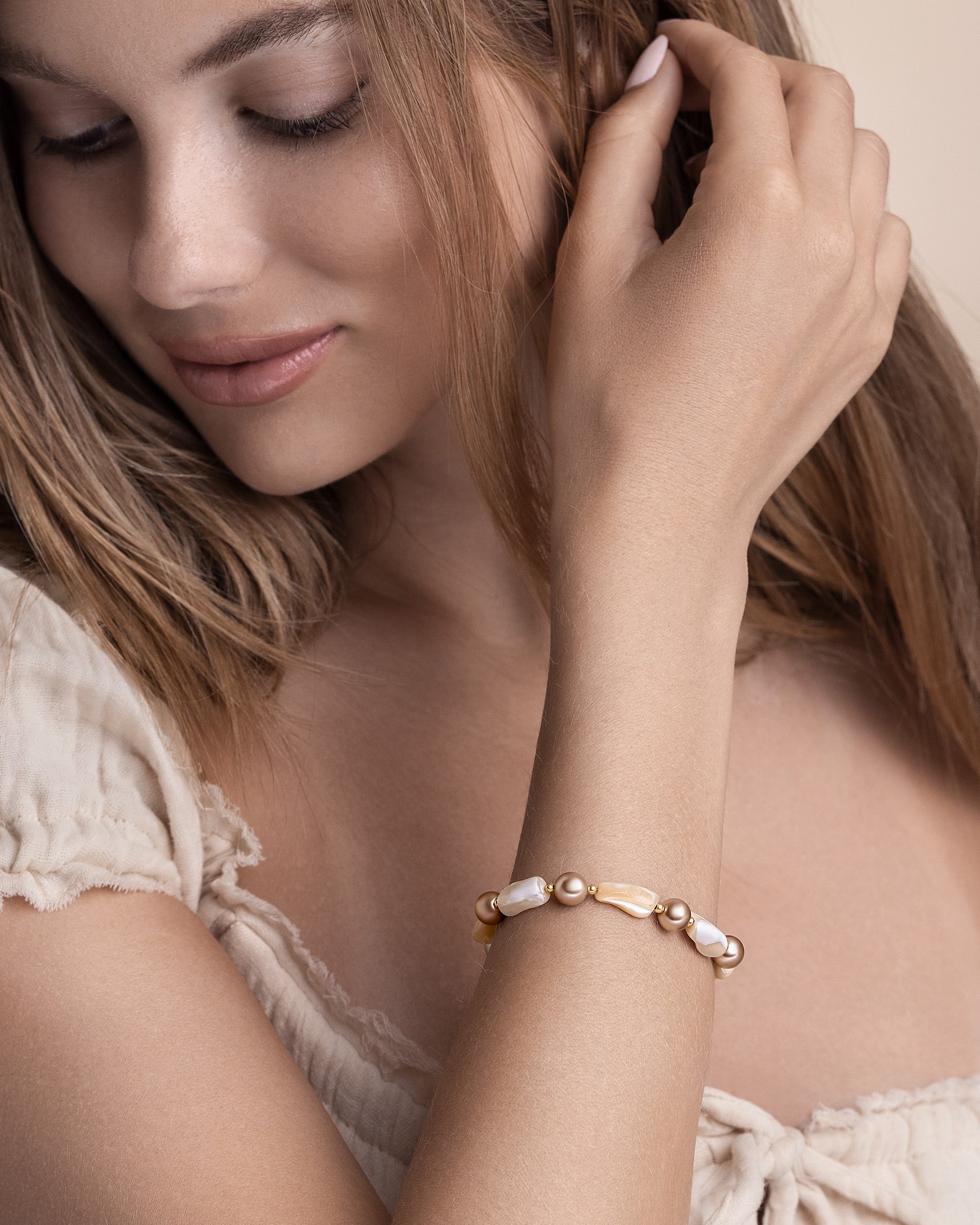 Baroque Pearl Style Beaded Bracelet In Gold Cream Tone