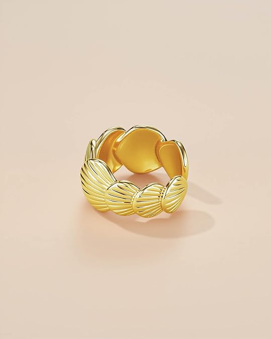 Gold Graduate Shell Adjustable Ring
