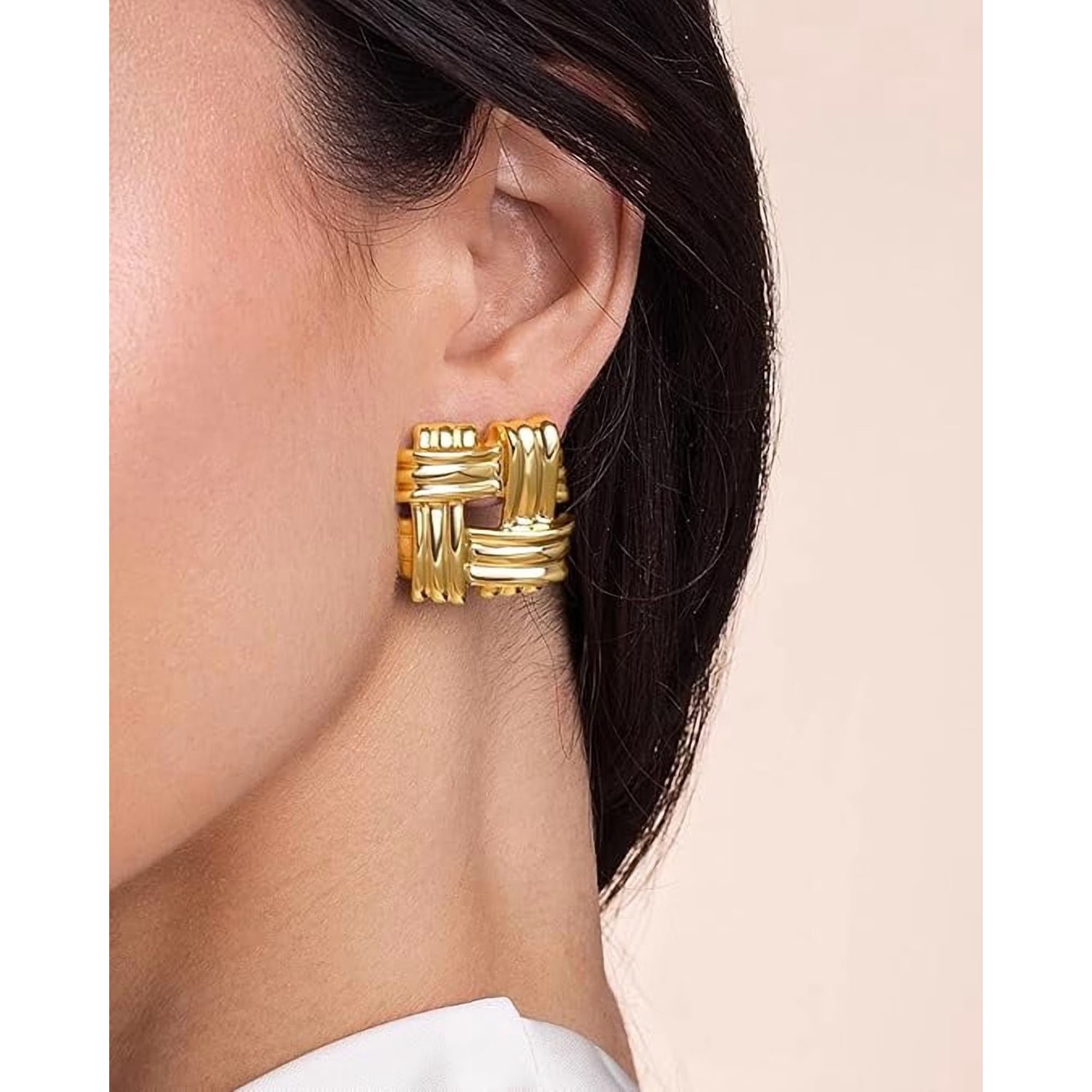 SNGIA 18K Gold Plated Ribbed Square Statement Stud Earrings for Women, Geometric Vintage Style