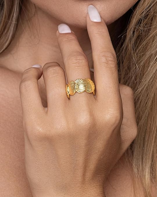 Gold Graduate Shell Adjustable Ring