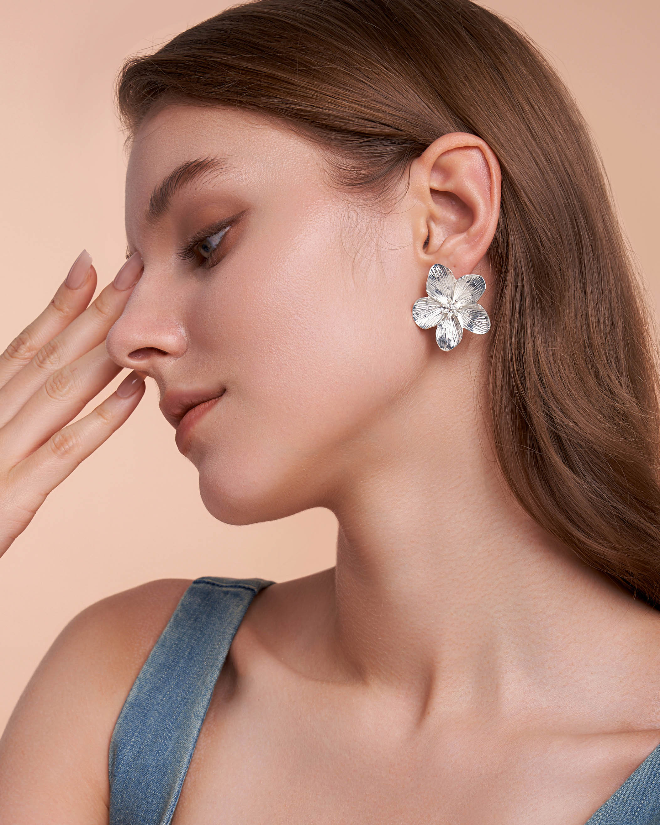 Blooming Floral Earrings In Silver Tone