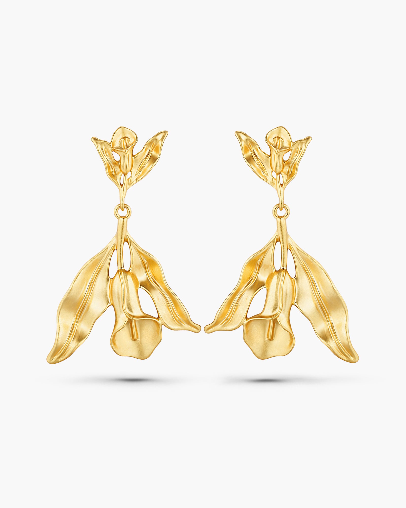 Calla Lily Flower Dangle Earrings In Gold Tone Floral Style