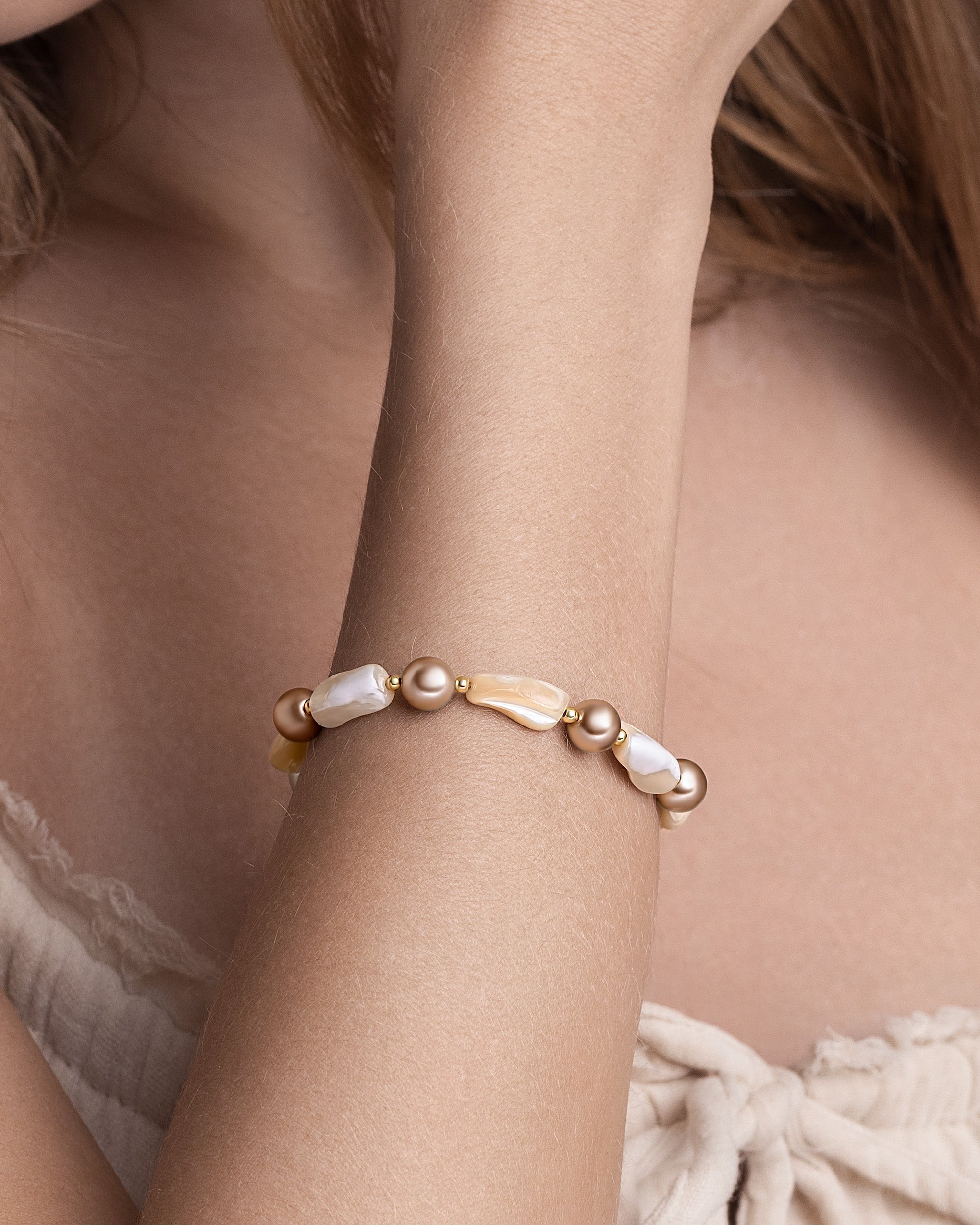 Baroque Pearl Style Beaded Bracelet In Gold Cream Tone