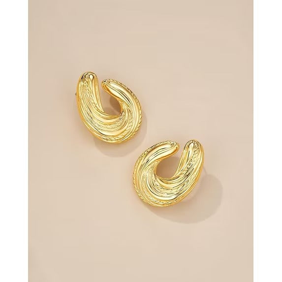 SNGIA 18K Gold Plated Horseshoe Hoop Earrings for Women, Textured Ribbed Statement Style